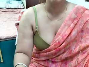 Screenshot from bhabhi_lovely webcams