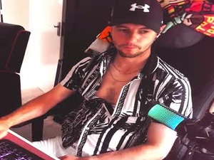 Screenshot from bigandbaldtv webcams