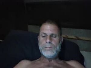 Screenshot from biggcock27 webcams