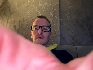 Screenshot from biggerbenz007 webcams