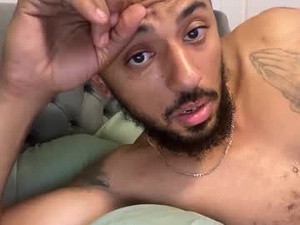 Screenshot from bigocaramel01 webcams