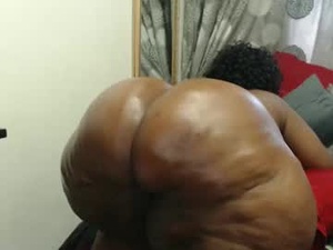 Screenshot from bigsuperbutt webcams