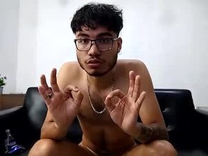 Screenshot from billy_curious1 webcams