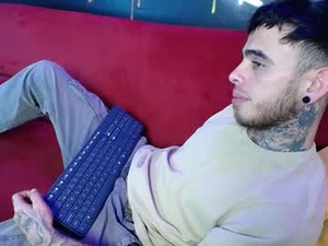 Screenshot from billy_ray_ webcams