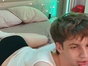 Screenshot from bimbo_boy_ webcams