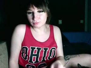 Screenshot from birdie_kiss webcams