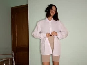 Screenshot from bitter_muse_heat_rawr webcams