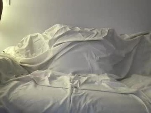 Screenshot from bkrawbro webcams