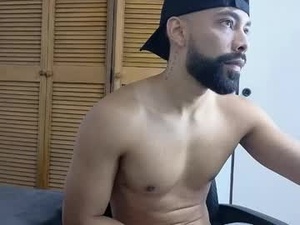 Screenshot from blade_miller_ webcams