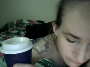 Screenshot from bleeds_ink26 webcams