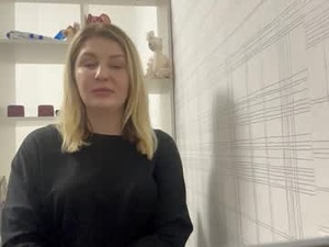 Screenshot from blondie_xoxoxo webcams