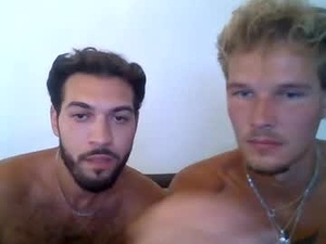 Screenshot from blondiexbrunette webcams