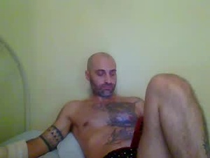 Screenshot from bloodleaf85 webcams