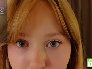 Screenshot from blossomfae_ webcams