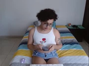 Screenshot from blue_summer_fantasy webcams