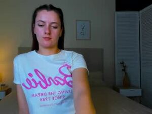 Screenshot from blush_kitty__ webcams