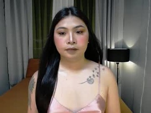 Screenshot from blythe_mia webcams