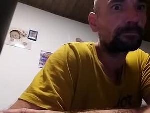 Screenshot from botzi86590330 webcams