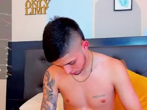 Screenshot from boy_mathew webcams
