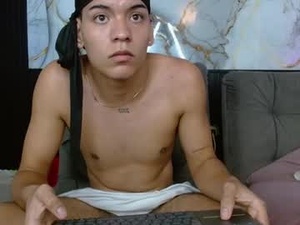 Screenshot from brian_supercock webcams