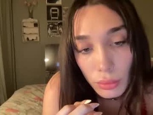 Screenshot from briiiibaby01 webcams