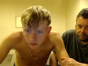 Screenshot from britishhugecock webcams
