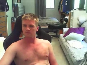 Screenshot from bronson___ webcams