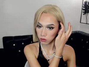 Screenshot from brooke_lyynneithen webcams