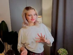 Screenshot from brunaalcorn webcams