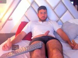 Screenshot from burning_temptationfx_ webcams