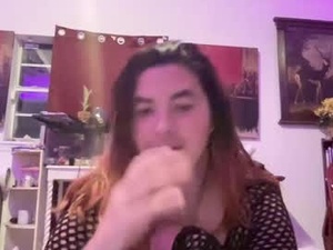 Screenshot from bushgirl999 webcams