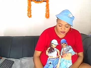 Screenshot from bustyqueen56 webcams