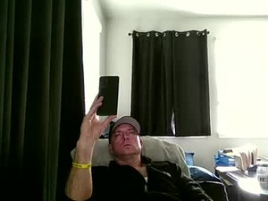 Screenshot from caligrown1154 webcams