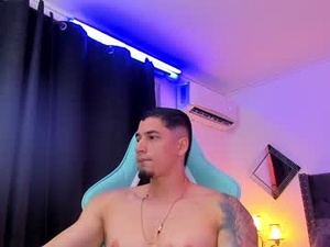 Screenshot from camiloalvarezzz3 webcams