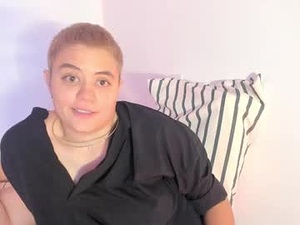 Screenshot from candelariia_ webcams