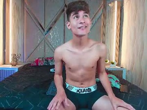 Screenshot from candy_twinkboy webcams