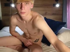 Screenshot from candyflipboy webcams