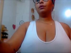 Screenshot from caro_exotica webcams