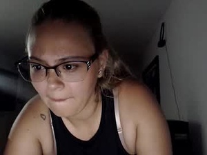 Screenshot from carolay02 webcams