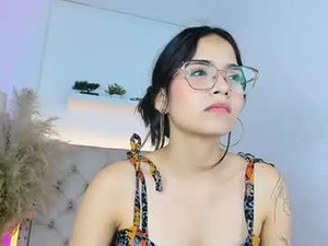 Screenshot from carolinna_cute webcams