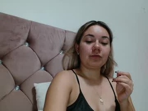 Screenshot from caroo0615 webcams