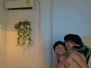 Screenshot from cassiel_18 webcams