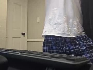 Screenshot from cblooded98 webcams