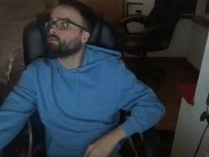 Screenshot from chachaoops webcams