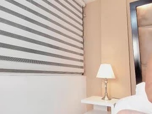 Screenshot from chanel_glam_ webcams