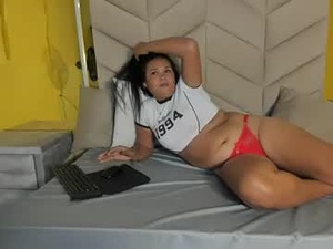 Screenshot from chantall_aura webcams