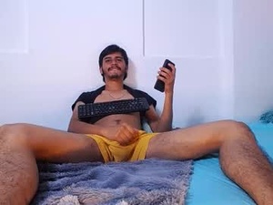 Screenshot from charlie_cock_ webcams