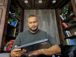 Screenshot from charliegrifinx webcams