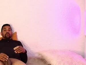 Screenshot from charllote_n_axell webcams