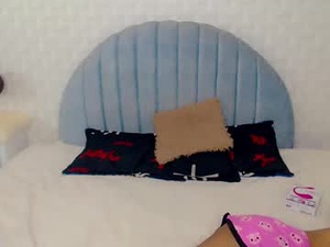 Screenshot from charlotte_0309 webcams